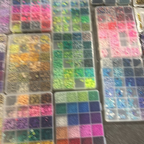 Multi bead craft bundle with keychains and little coin card, purses - Picture 7 of 7